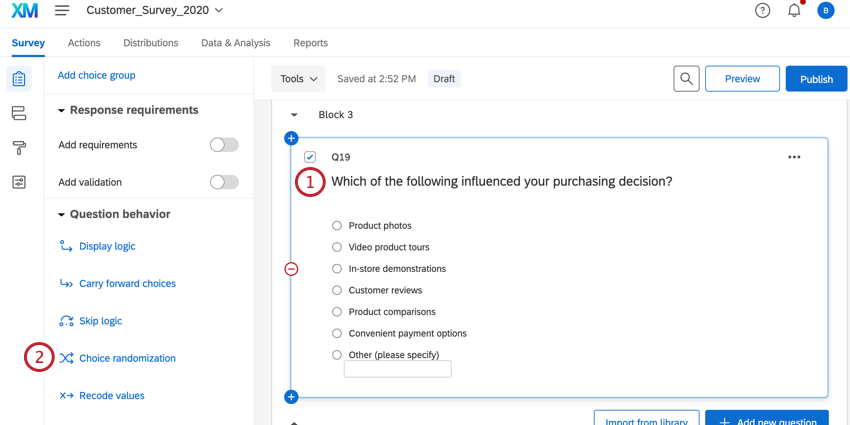 エディターで質問を選択し、［選択肢のランダム化］をクリックする