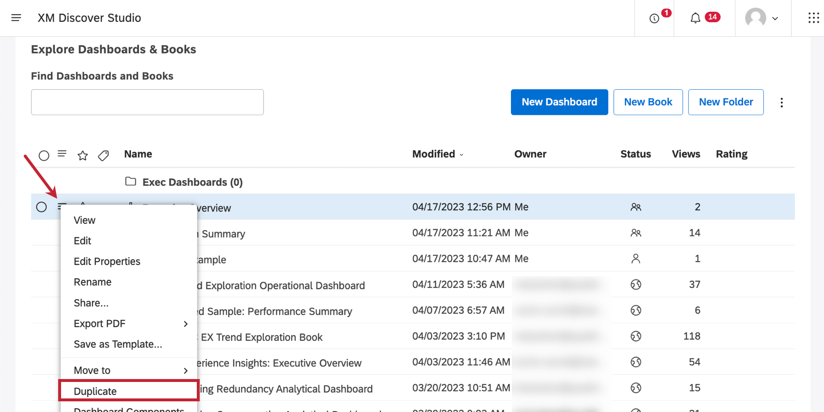 Nella homepage, il menu hamburger è espanso accanto a una dashboard, lopzione duplica è evidenziata