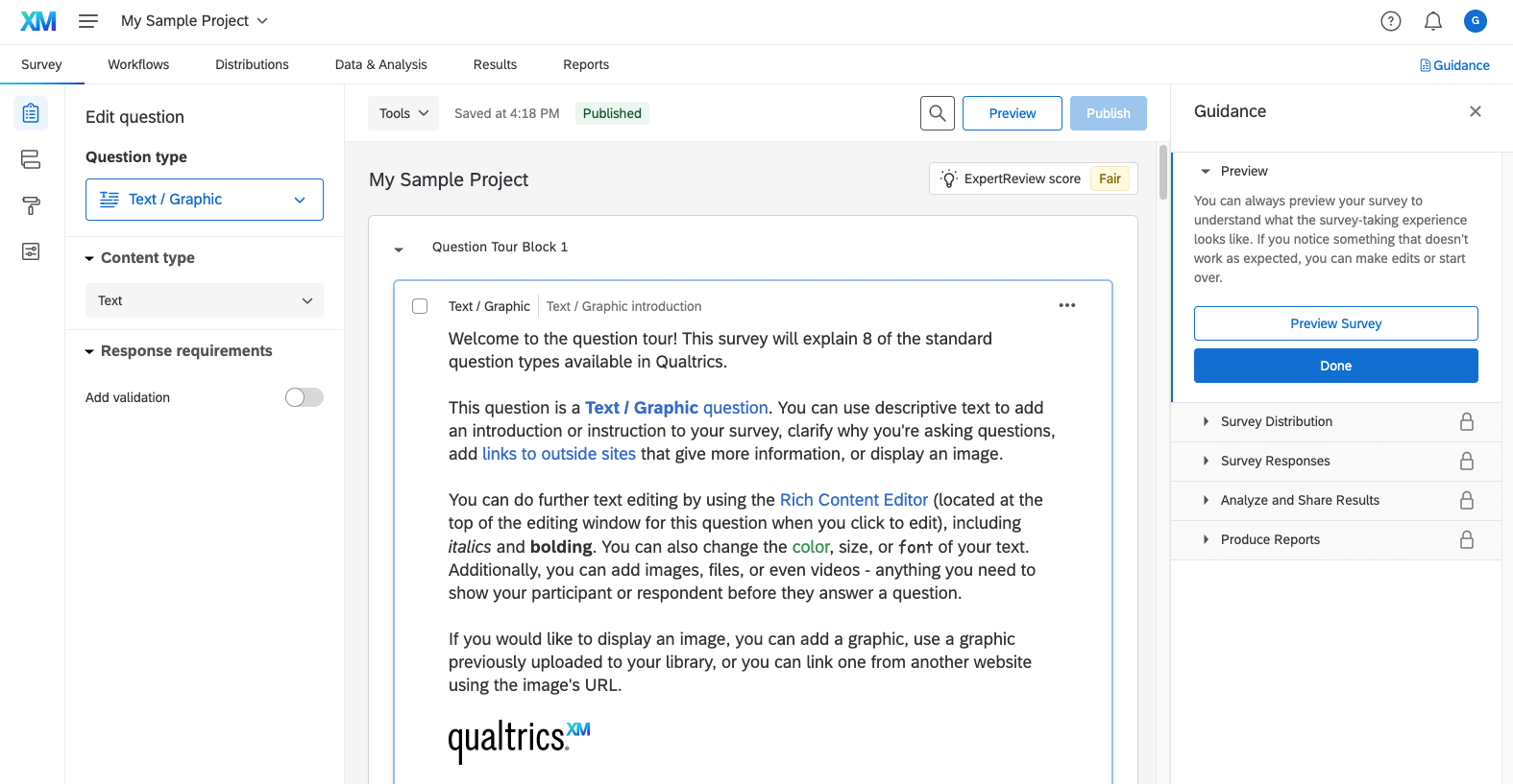 Immagine delleditor del sondaggio con allinterno un sondaggio completo, compreso un paragrafo introduttivo