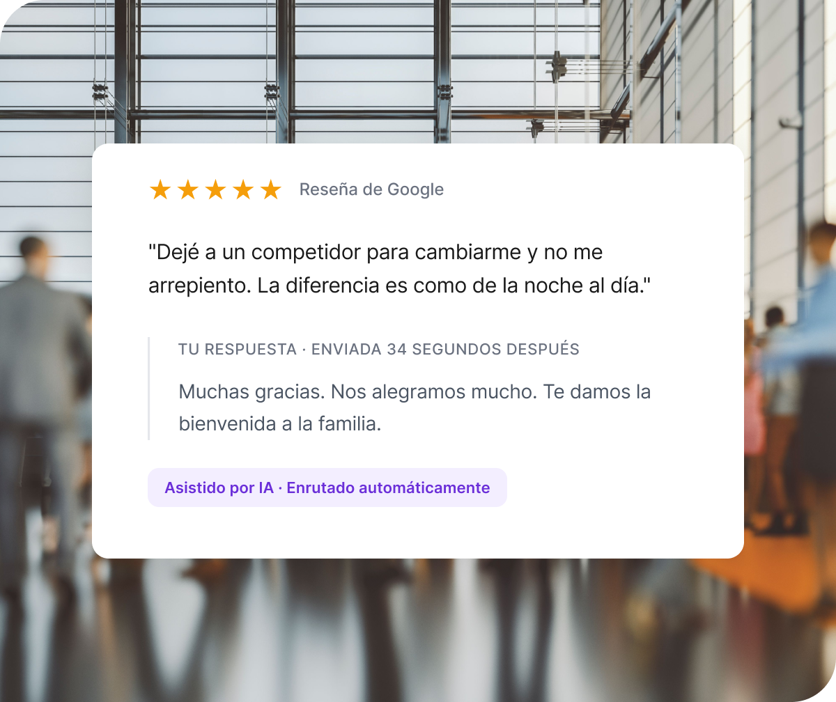 Dos indicadores de Qualtrics: probabilidad de compra al 87 % (+5 % vs mes pasado) y conversión al 64 % (+2 % vs mes pasado), ambos por encima del promedio regional.